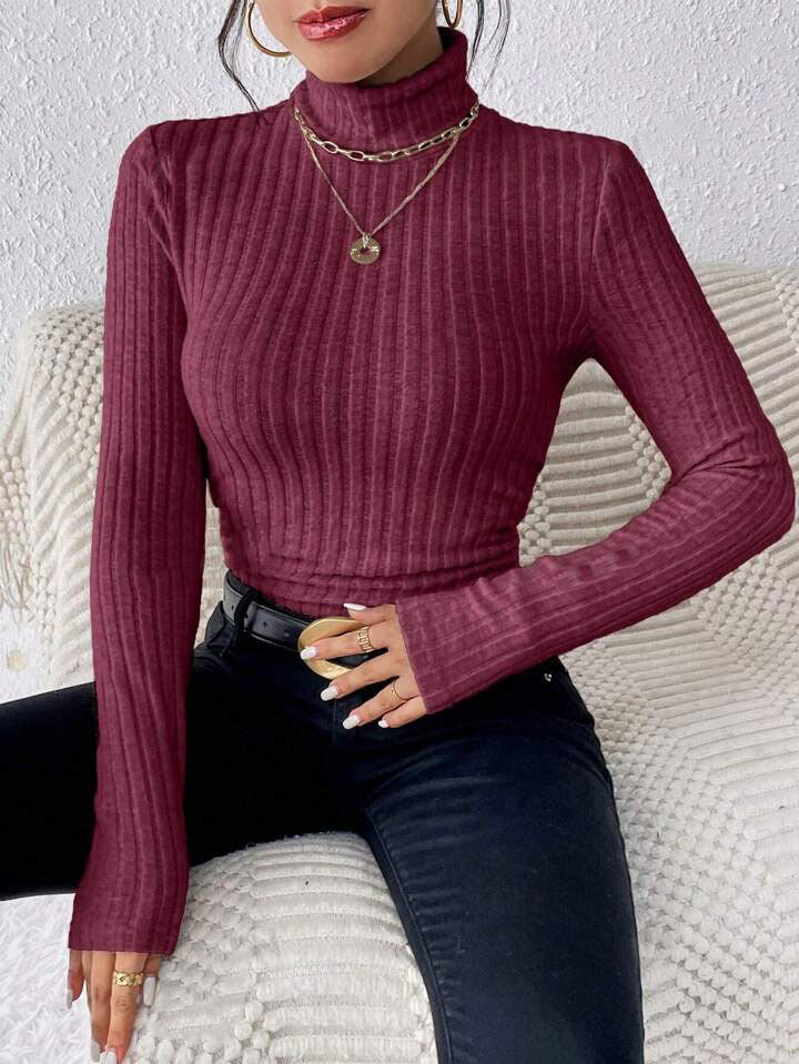 V-Ausschnitt Pullover mit Strukturstreifen – Eleganter Strickstyle